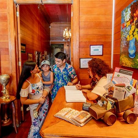 Hostal Aloha Inn Iquique Bagian luar foto